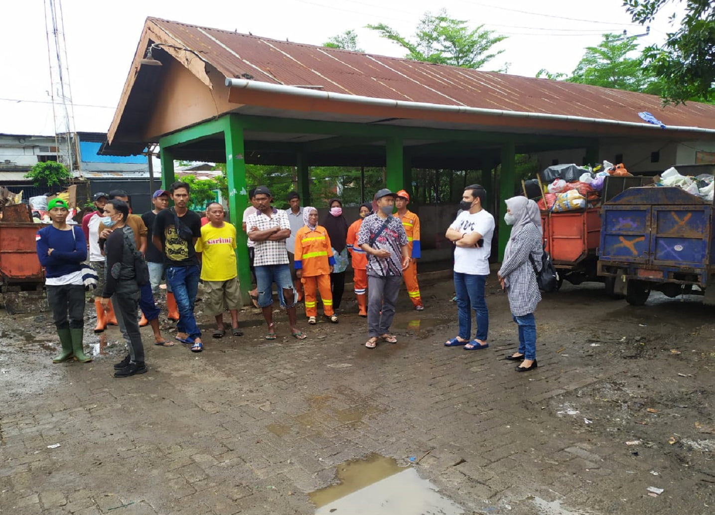 Gambar Plt Camat Mamajang M. Ari Fadli, S.STP melakukan kunjungan di Tempat Pengolahan Sampah Terpadu (TPST) di Kelurahan Sambung Jawa