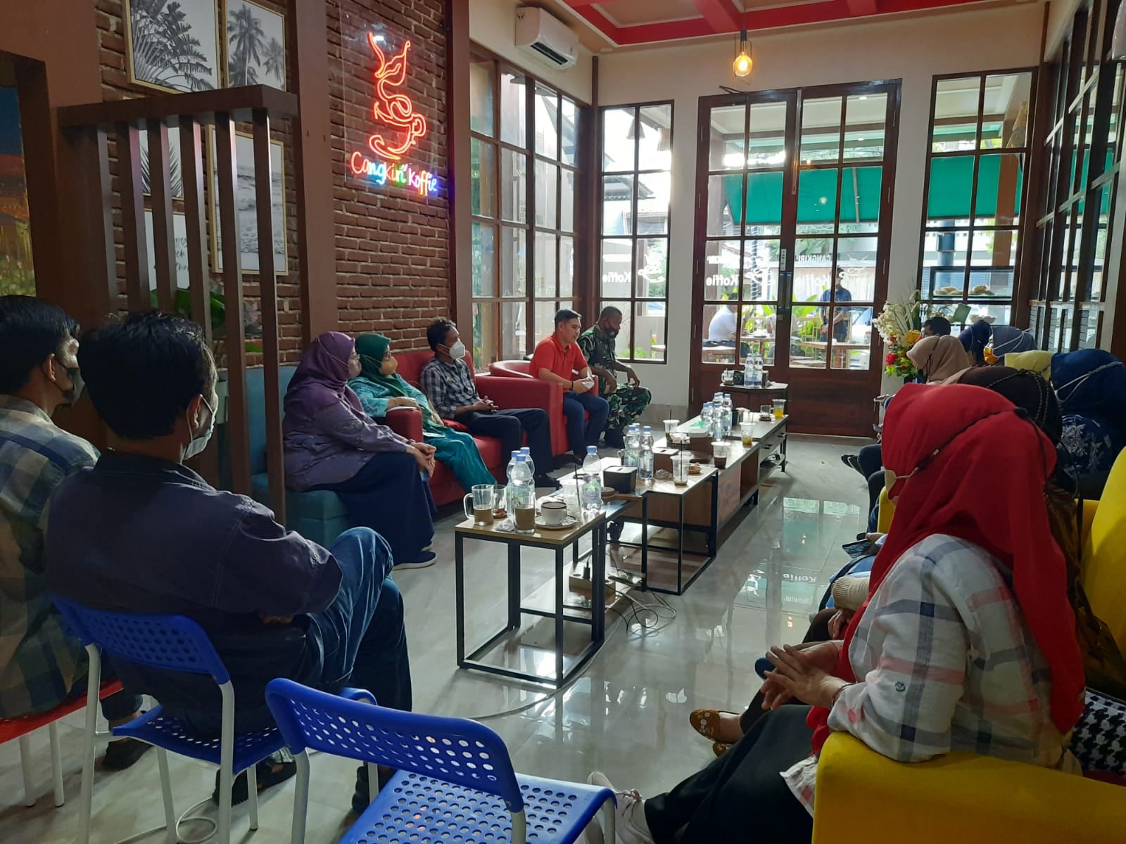 Gambar Plt Camat Mamajang M. Ari Fadli, S.STP gelar rapat koordinasi bersama para lurah Se-Kecamatan Mamajang