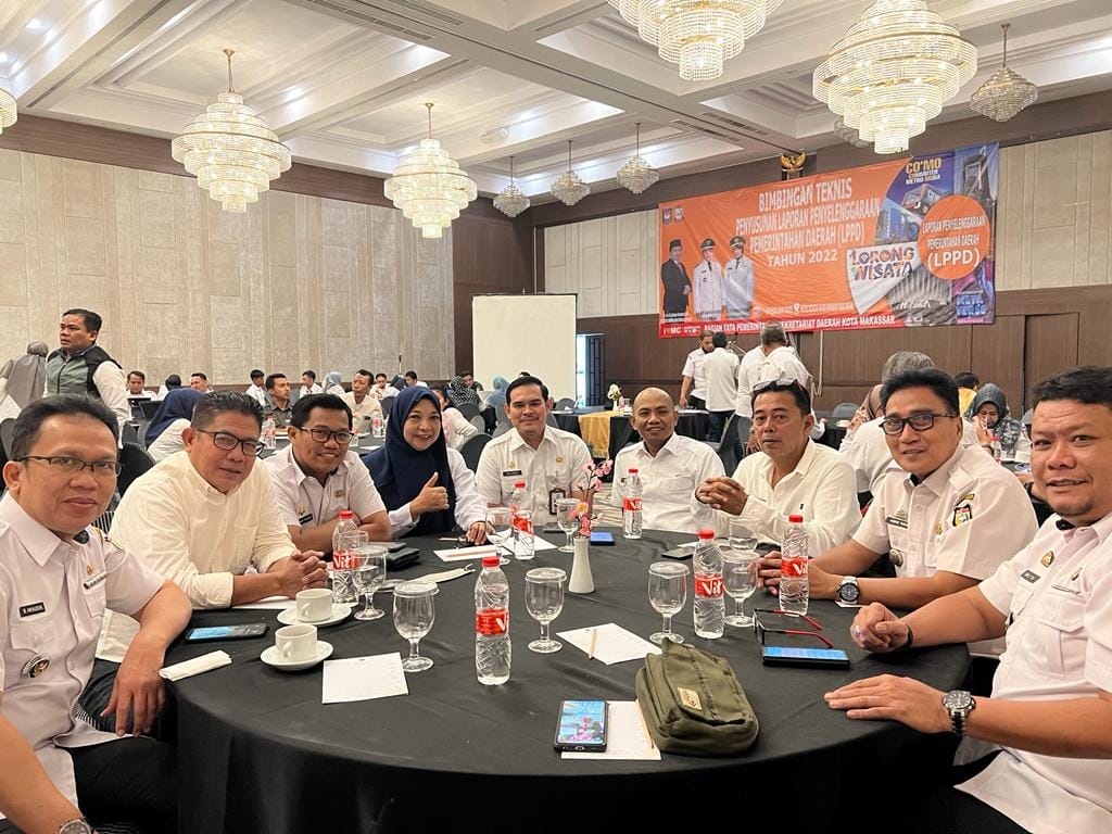 Gambar Camat Mamajang M. Ari Fadli, S.STP mengikuti Bimtek Penyusunan LPPD Tahun 2022 Kota Makassar di Hotel The Acacia Jakarta